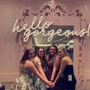 Meet your Posher, Alexis